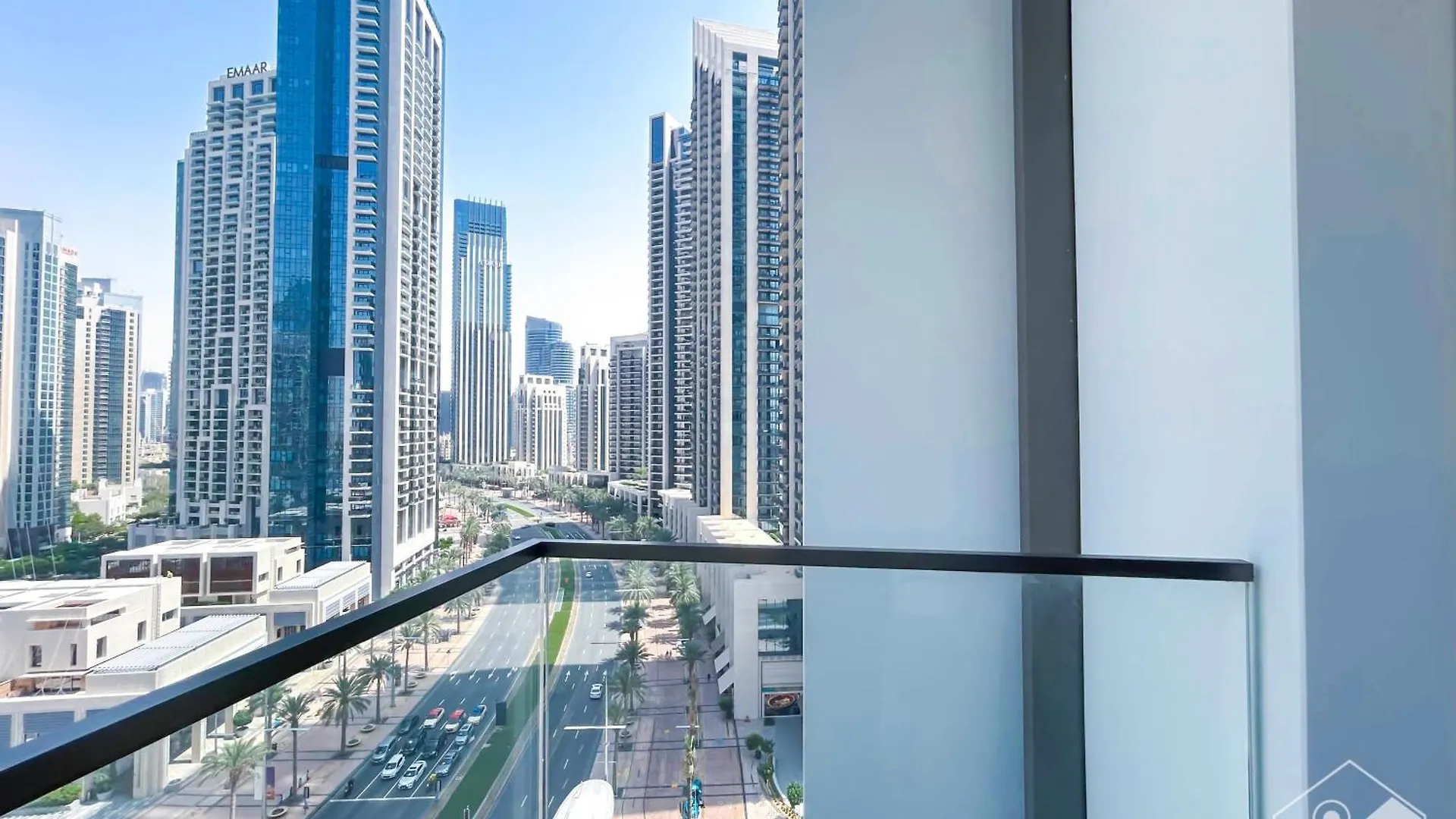 Luxury Burj Crown 4Bedroom Balcony & Downtown View Dubai Apartment