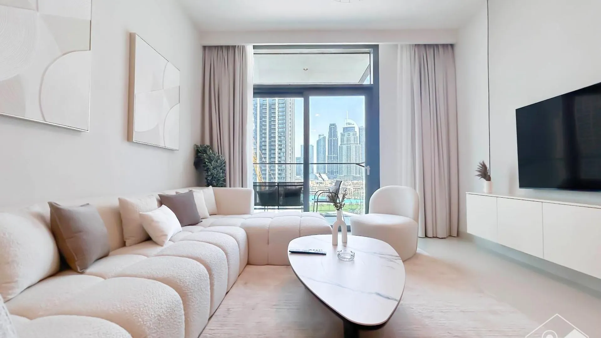 Luxury Burj Crown 4Bedroom Balcony & Downtown View Dubai